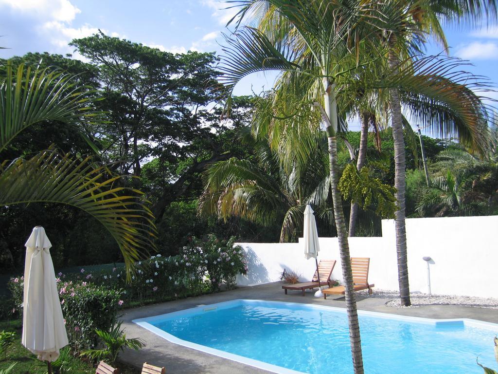 Villa Osumare Guest House Flic en Flac ภายนอก รูปภาพ